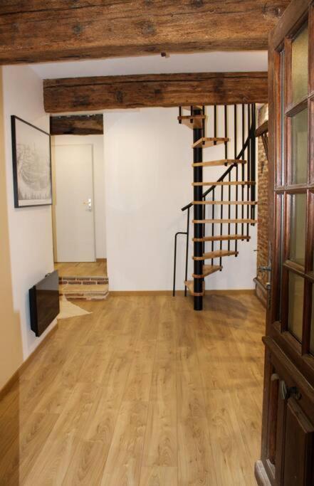 Entier Avec Garage. Appartement Rieux (Haute-Garonne)