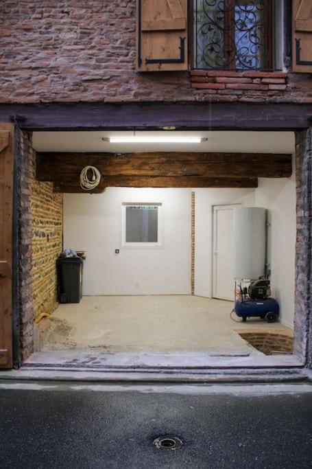 Entier Avec Garage. Appartement *